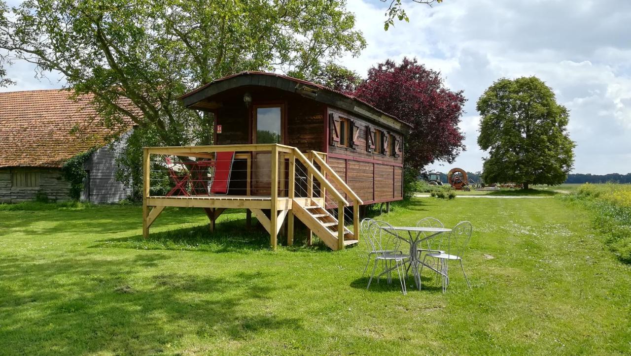 La Ferme De L'Isle Et Sa Roulotte Acomodação com café da manhã Avaray Exterior foto