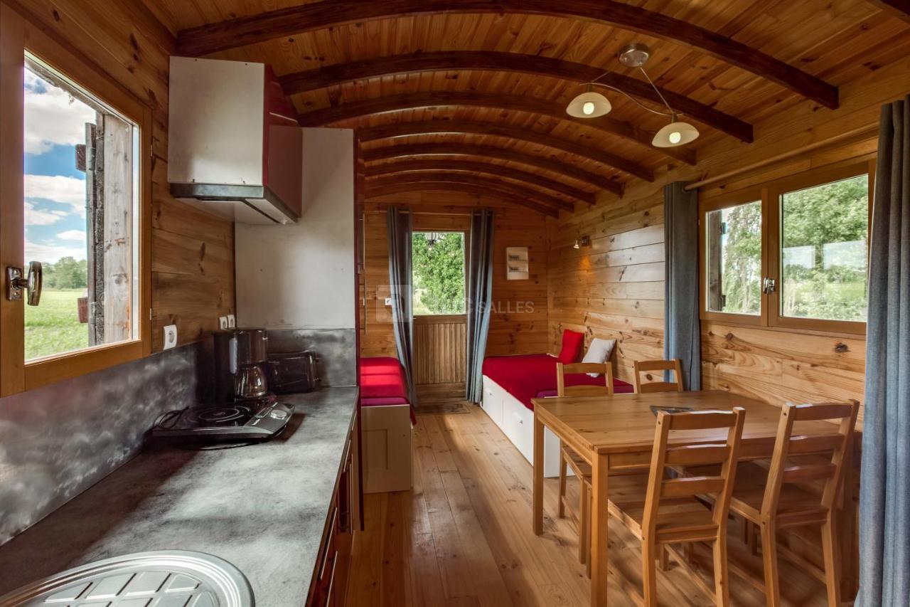 La Ferme De L'Isle Et Sa Roulotte Acomodação com café da manhã Avaray Exterior foto