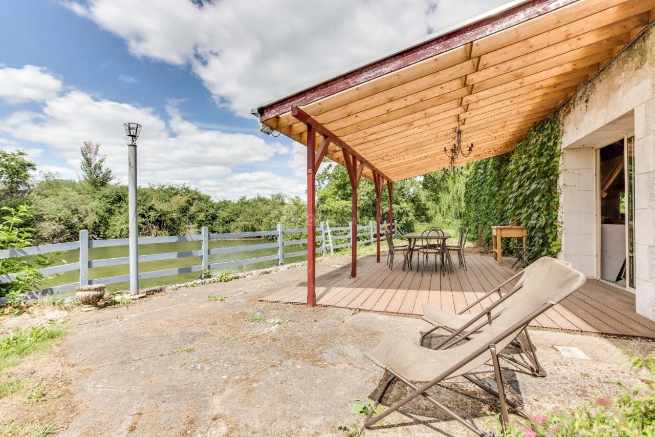 La Ferme De L'Isle Et Sa Roulotte Acomodação com café da manhã Avaray Exterior foto