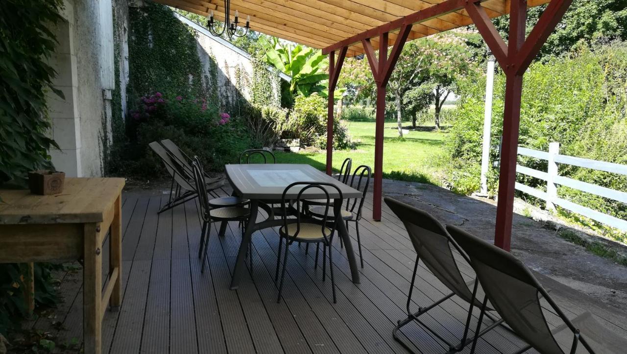 La Ferme De L'Isle Et Sa Roulotte Acomodação com café da manhã Avaray Exterior foto