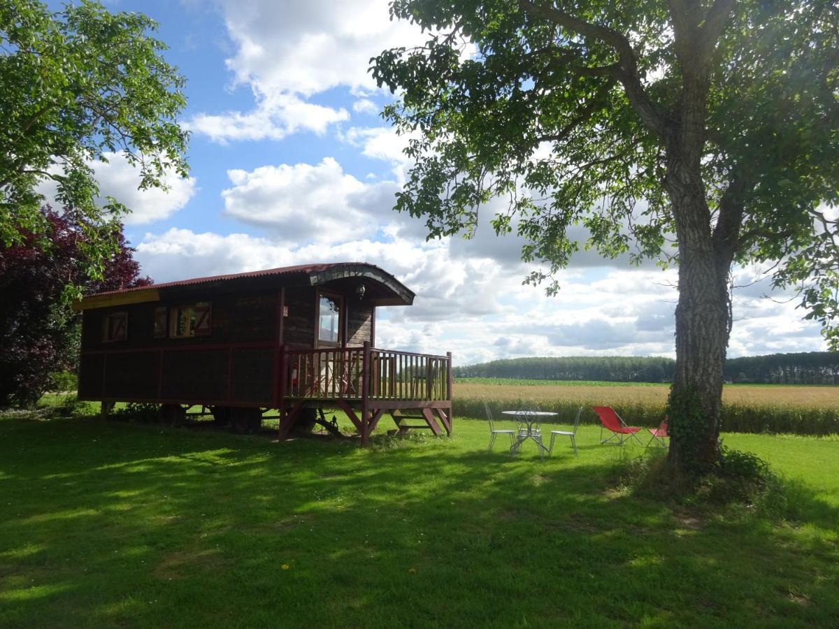 La Ferme De L'Isle Et Sa Roulotte Acomodação com café da manhã Avaray Exterior foto