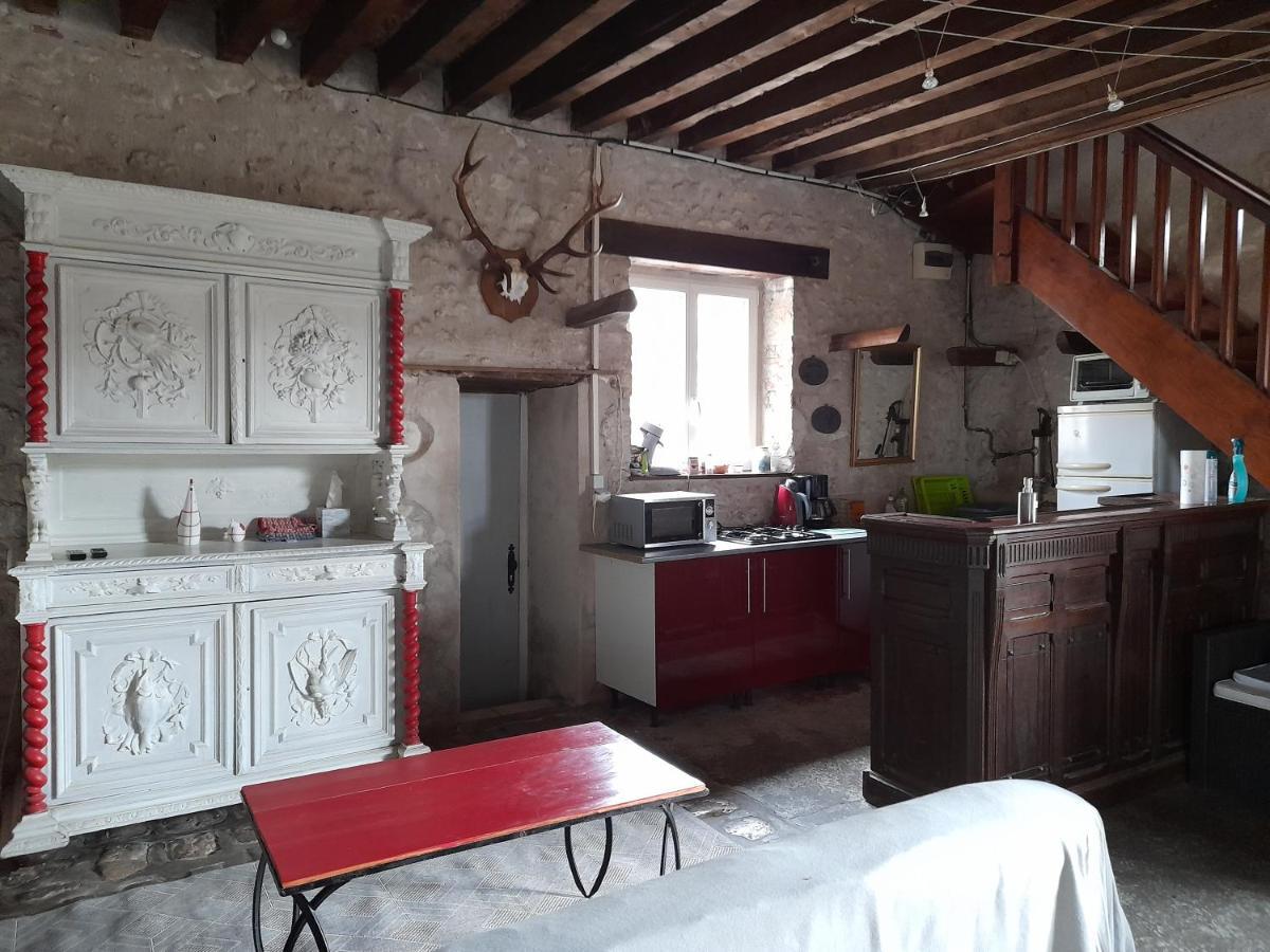 La Ferme De L'Isle Et Sa Roulotte Acomodação com café da manhã Avaray Exterior foto