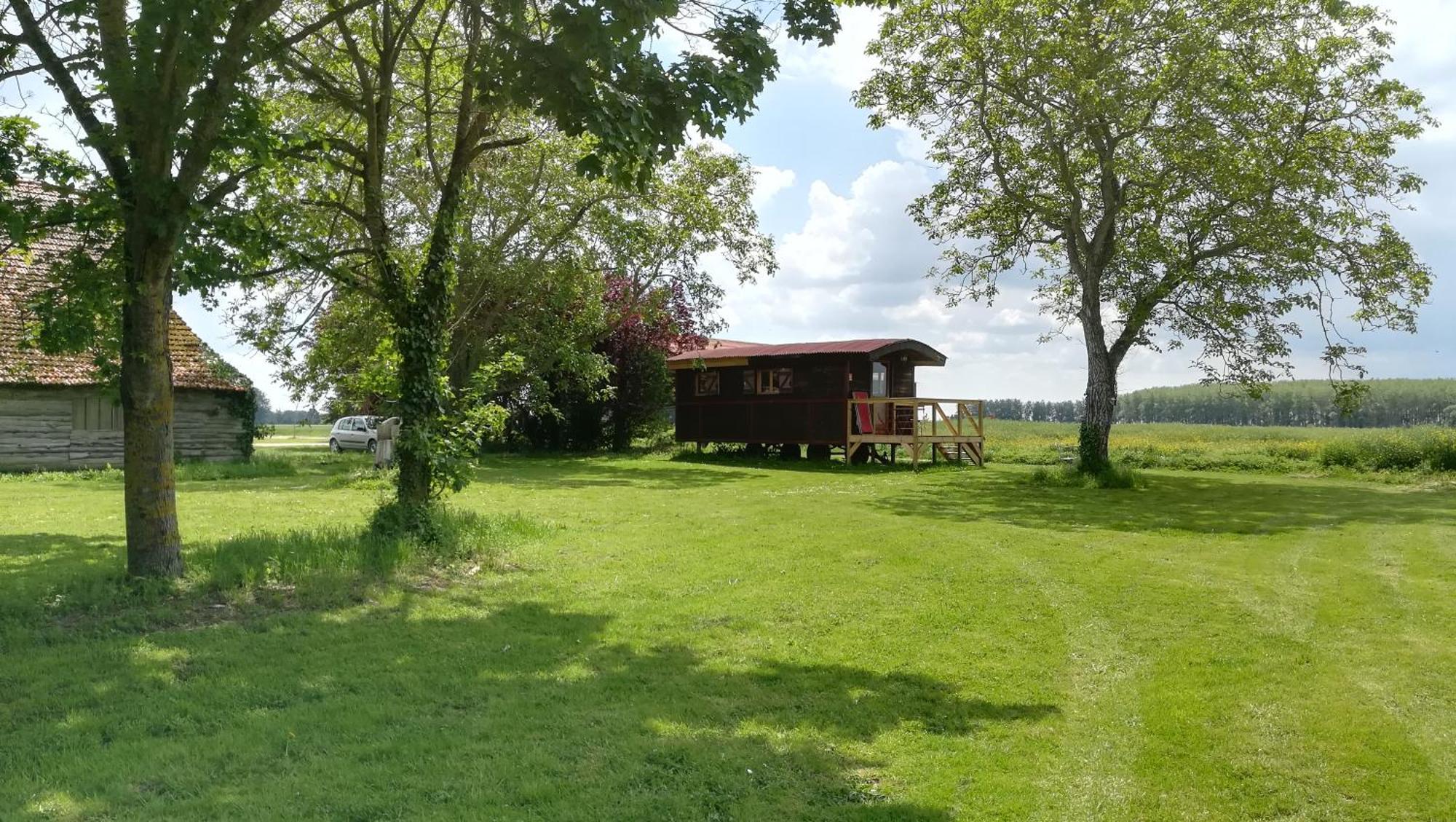 La Ferme De L'Isle Et Sa Roulotte Acomodação com café da manhã Avaray Quarto foto